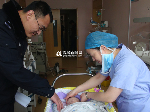 首发:女婴三九寒夜被弃广场 警方已介入调查