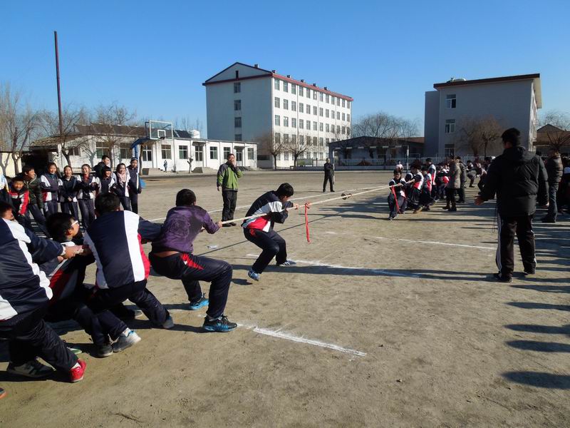 ������ѧ���аκӱ���&nbsp;&nbsp;�������������˶�