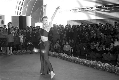 �����ڹ�������ۿ��赸���ݡ�