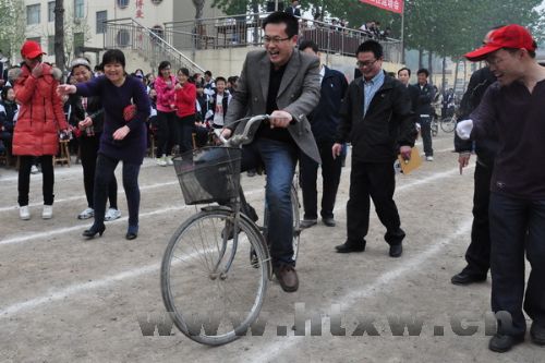 ����������ѧУ������ȫ���ְ�������˶���